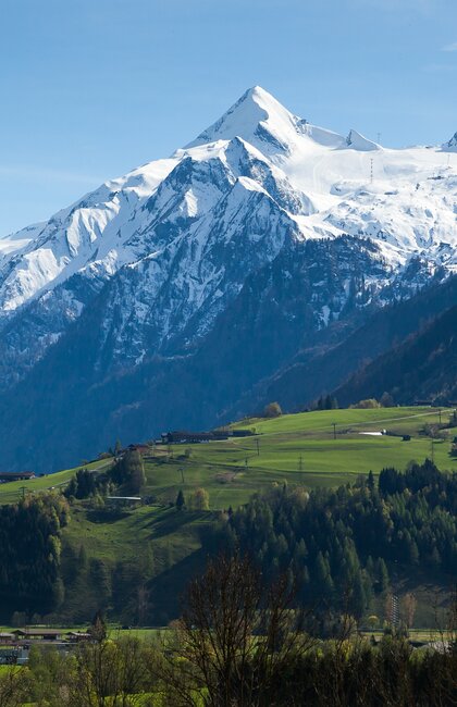 The Glacier Kitzsteinhorn together with the family mountain Maiskogel | © Kitzsteinhorn